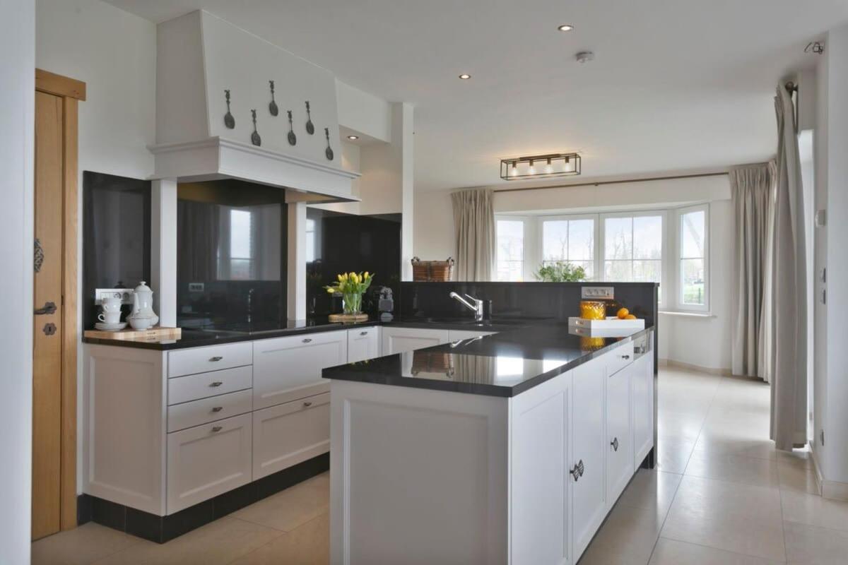 Villa Huswell - Family House With A Beautiful View In Damme Bruges Esterno foto